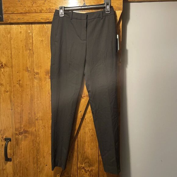 DKNY Women's Black Pull On Essex Slim-Leg Pants Size 2 NWT - Picture 1 of 8